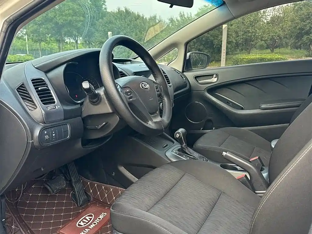 Kia K3 2015 1.6L Automatic GLS фото 8