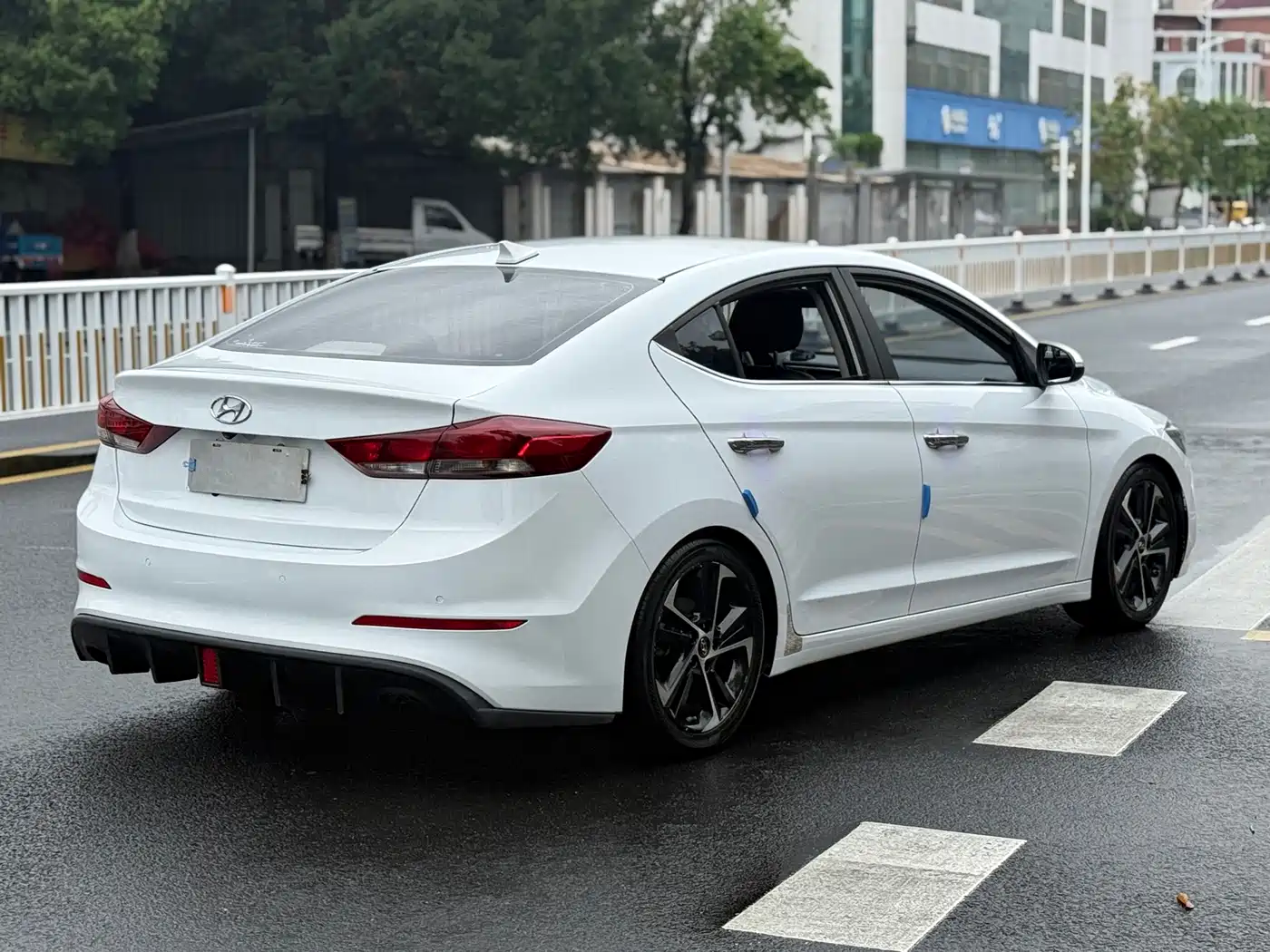 Hyundai Elantra 2016 Model 1.6L Automatic Smart Elite фото 7