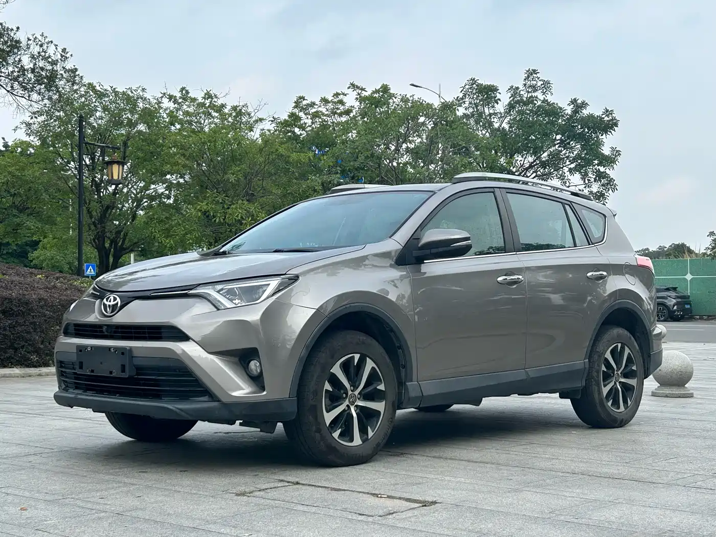 Toyota RAV4 Rongfang 2016 2.0L CVT 2WD Comfort (China V)