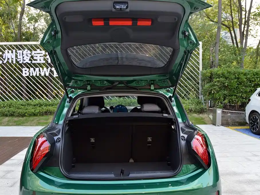 MINI Electric MINI COOPER 2025 2025 Model 456km COOPER E Classic