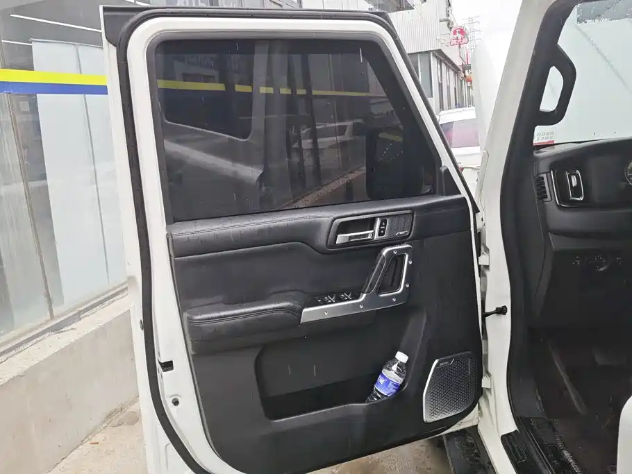 212 T01 2025 2024 2.0T Explorer