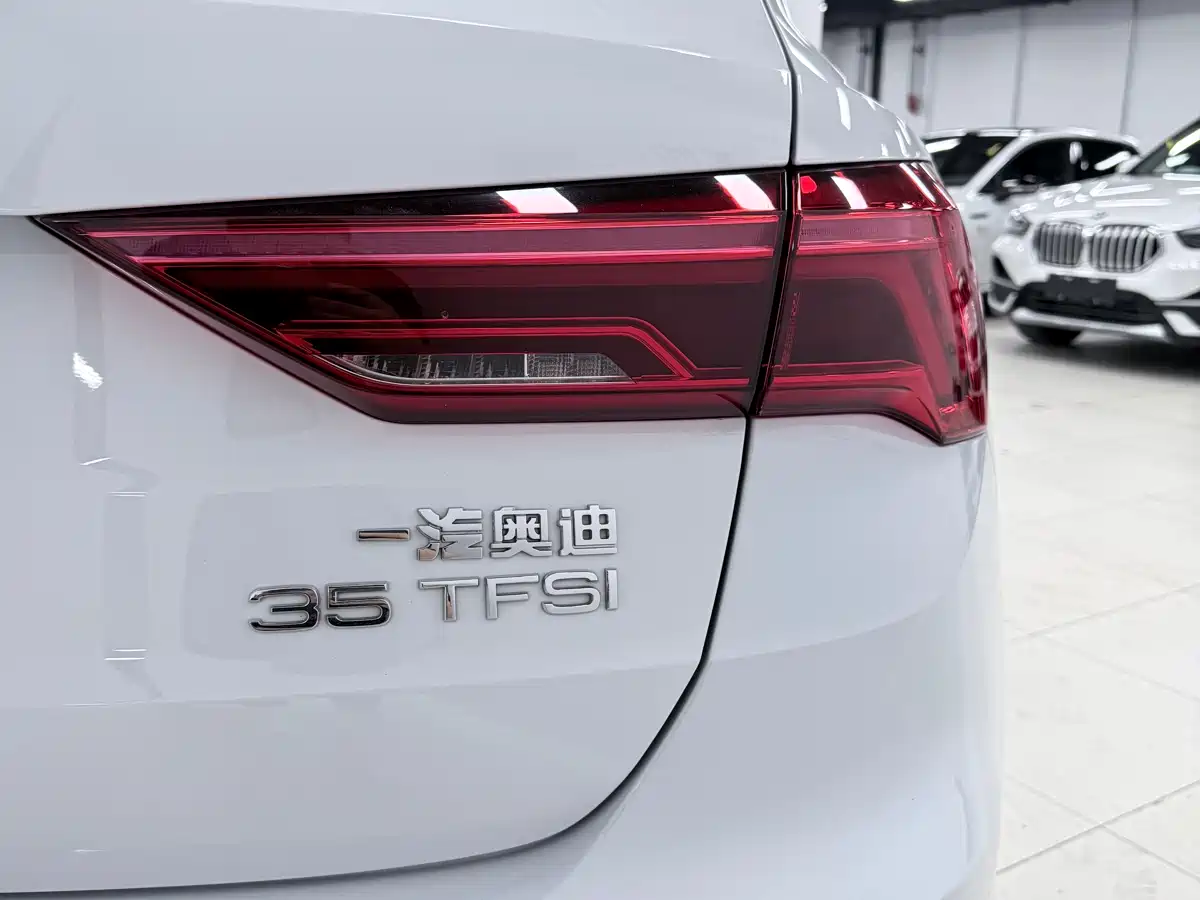 Audi Q3 2022 35 TFSI Fashion Dynamic фото 9