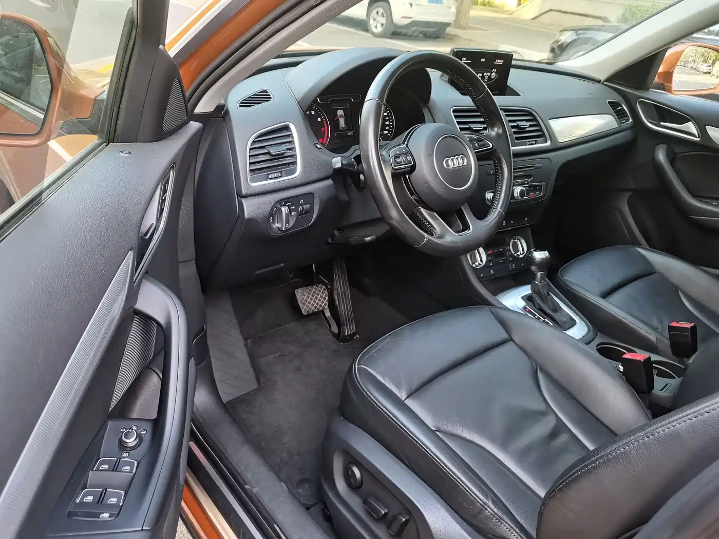 Audi Q3 2015 35 TFSI quattro Technology фото 15