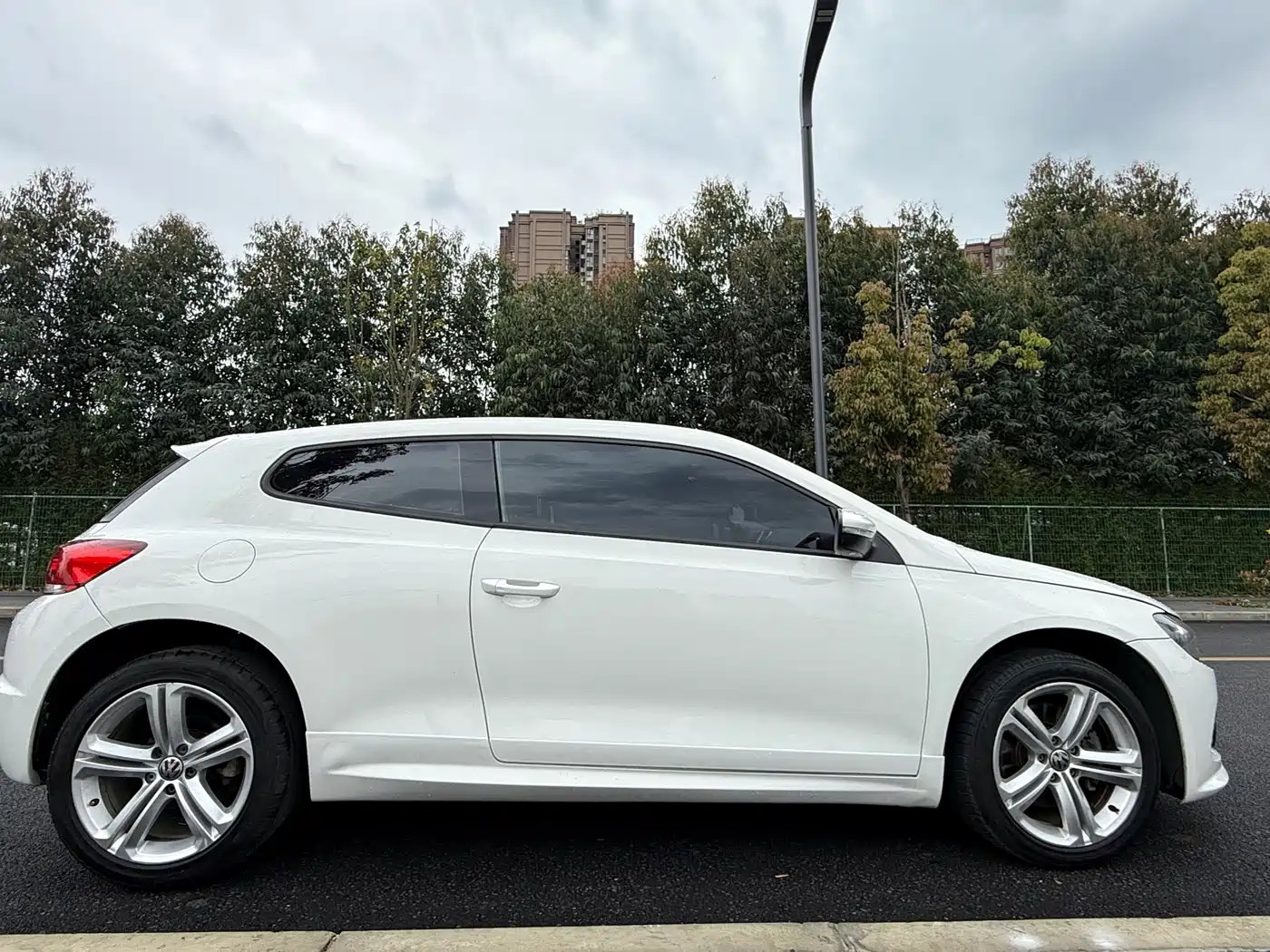 Volkswagen Scirocco 2011 2.0TSI R-Line фото 18