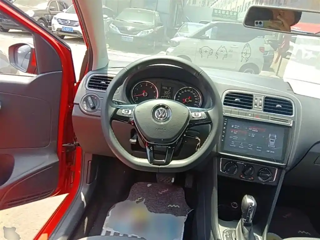 Volkswagen Polo 2016 1.6L Automatic Comfort фото 11