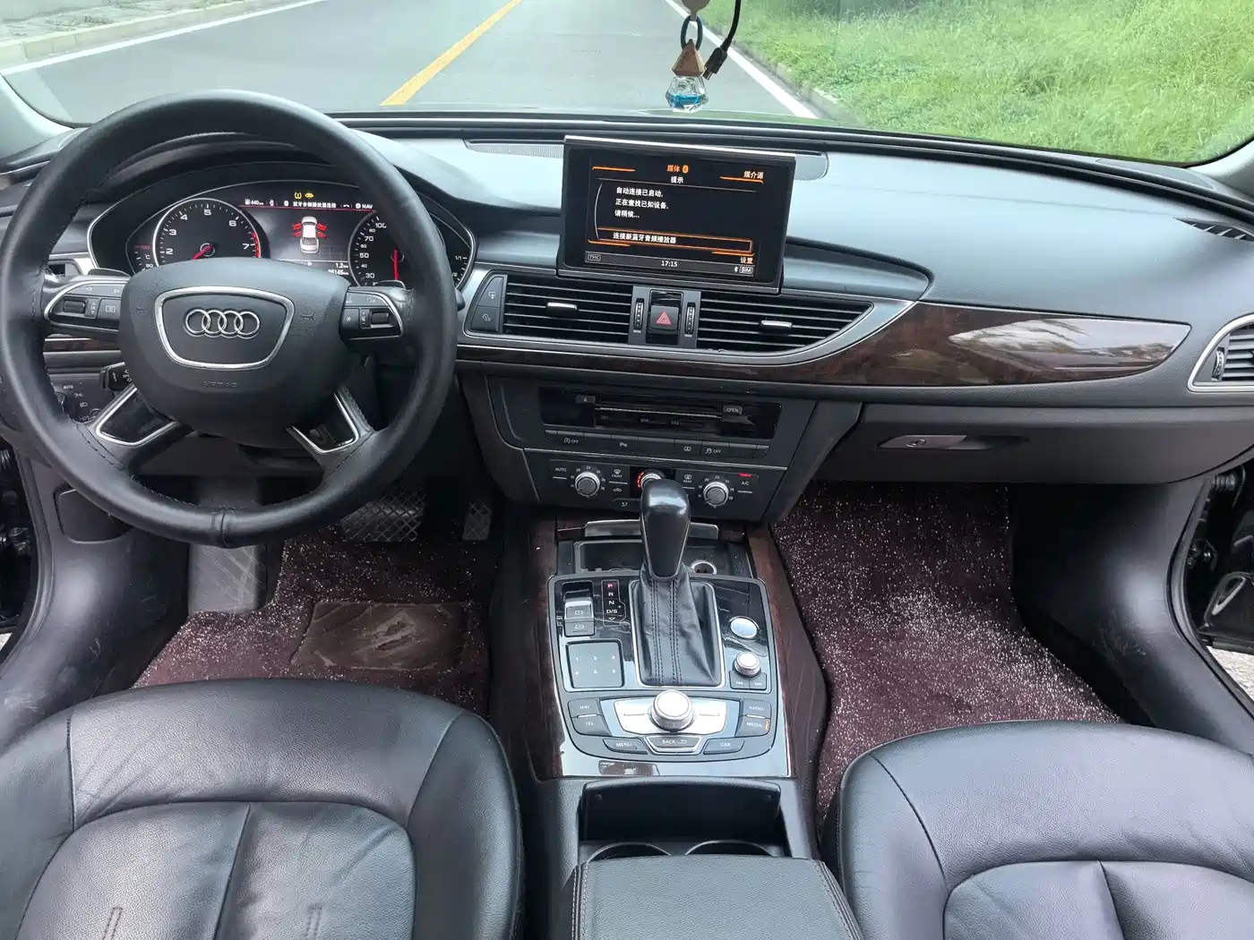 Фото 11 - Audi A6L