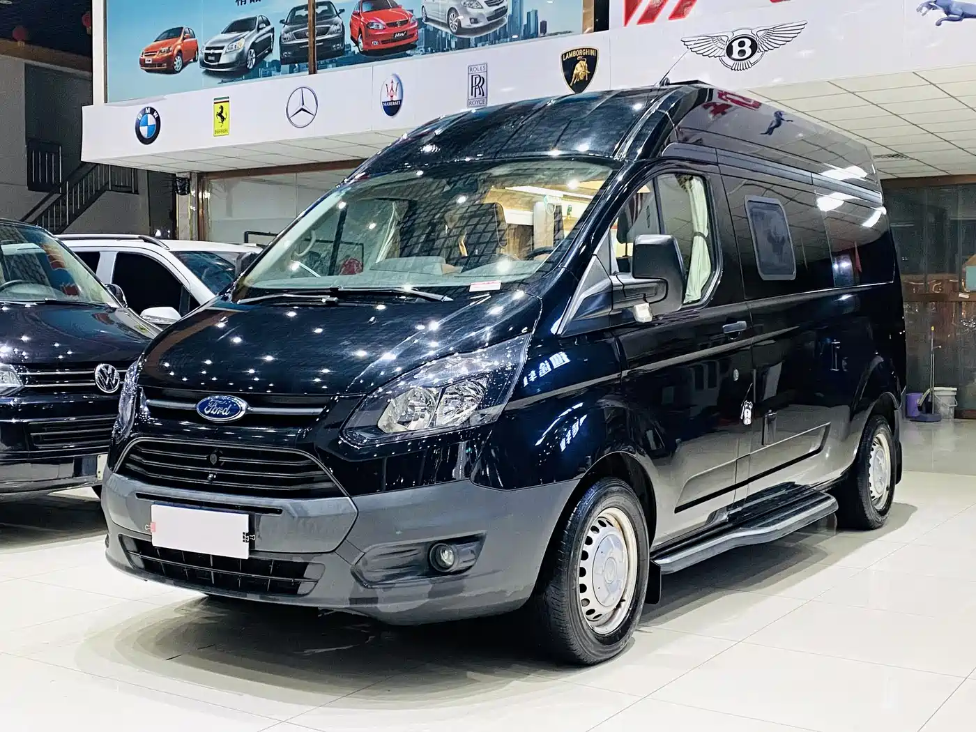 Ford Transit 2021 Model 2.0T Gasoline Auto Premium Operating Business Travel Medium Wheelbase Medium Roof 7-Seater China VI