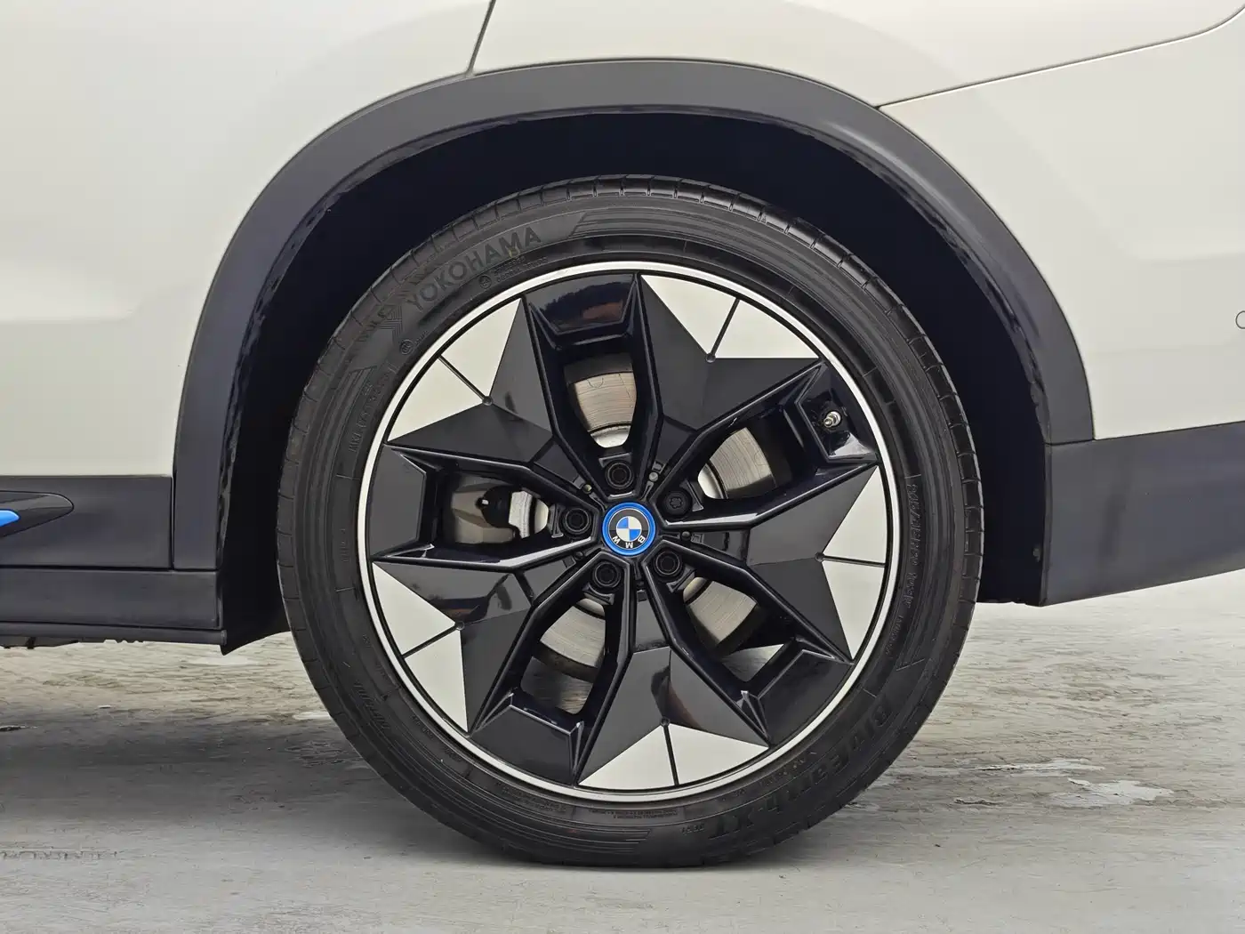 BMW iX3 2021 Facelift Pioneer фото 15