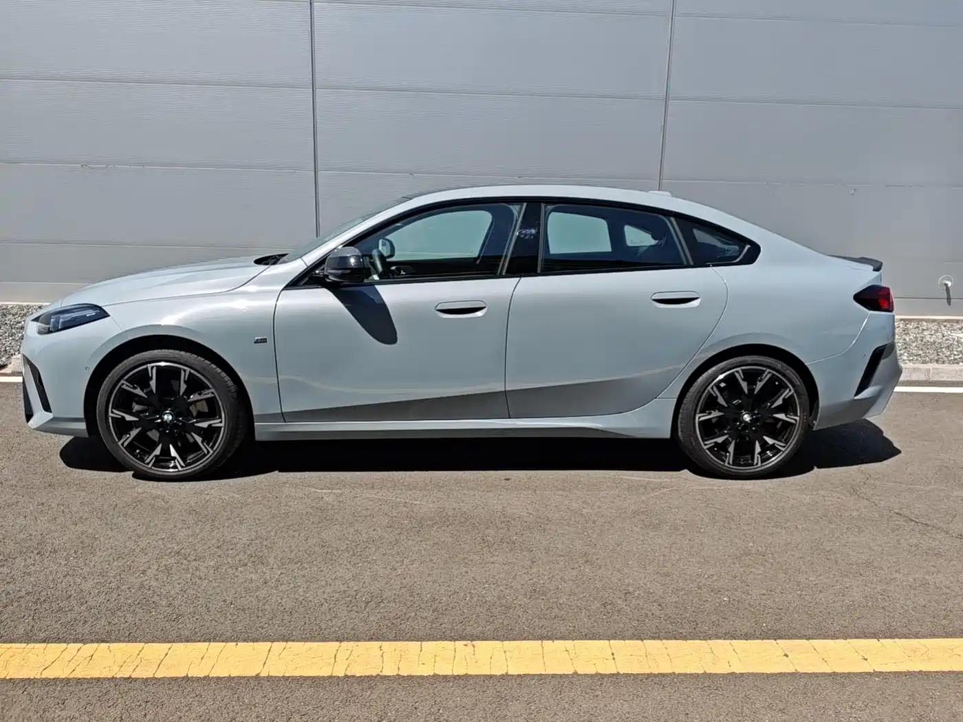 BMW 2 Series 2025 225L M Sport Moonlight Package фото 2