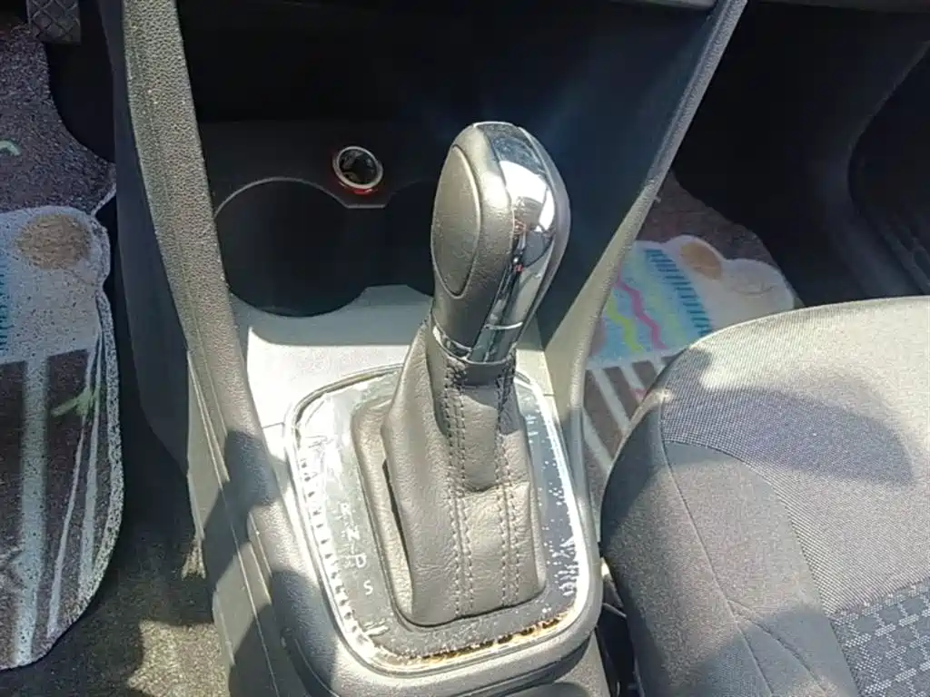 Volkswagen Polo 2016 1.6L Automatic Comfort фото 14