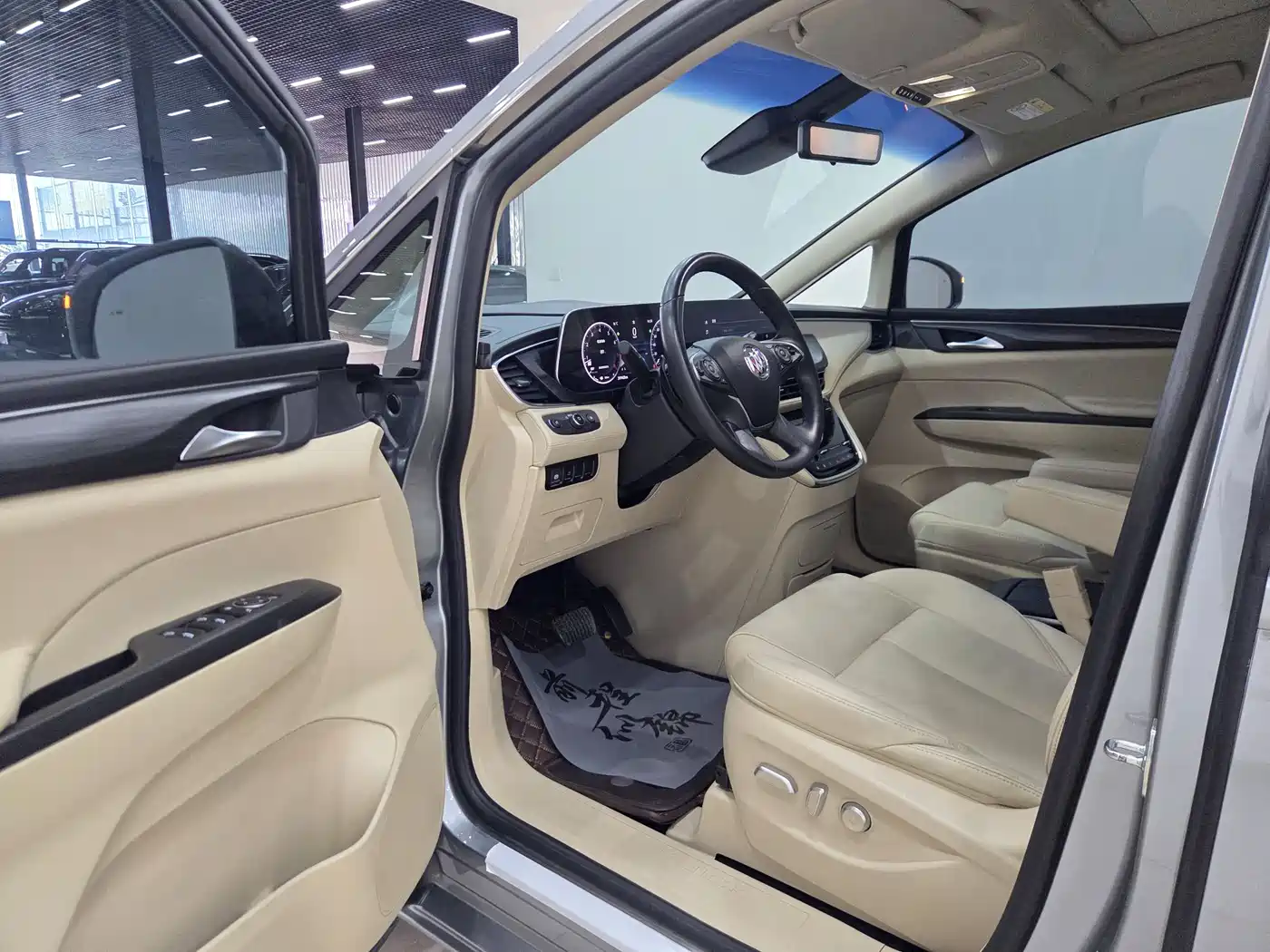 Buick GL8 2023 ES Landmaster Exclusive фото 5