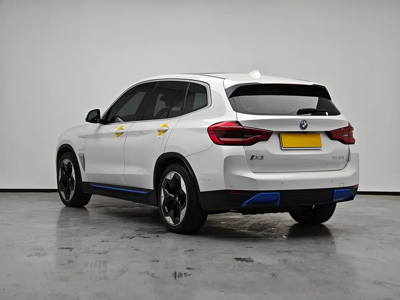 BMW iX3 2021 Facelift Pioneer фото 4