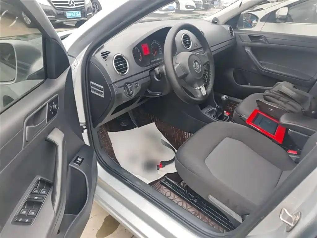 Volkswagen Jetta 2015 Value Edition 1.6L Manual Fashion фото 15