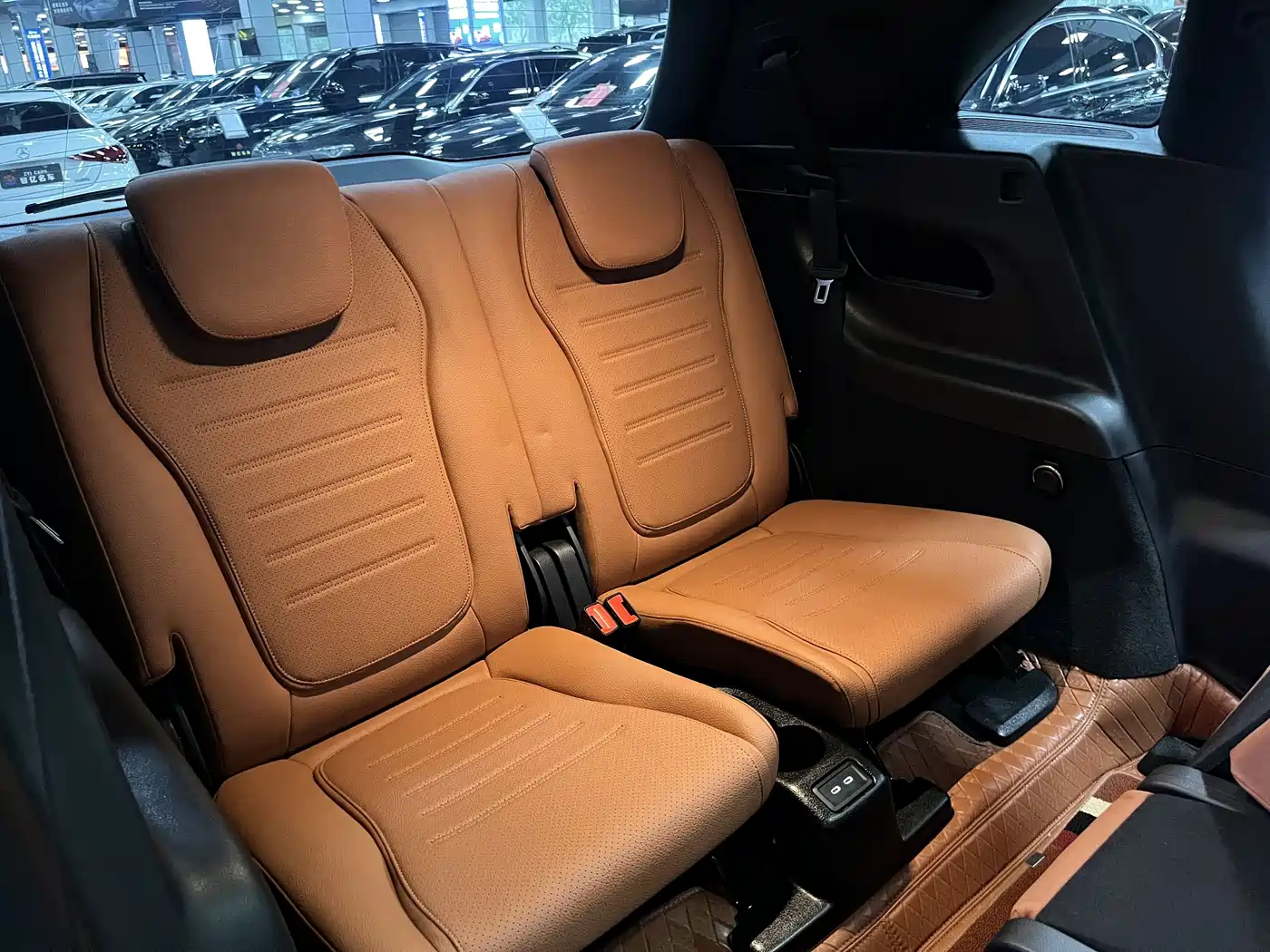 Mercedes-Benz GLC 2024 GLC 300 L 4MATIC Luxury 7-seater фото 7