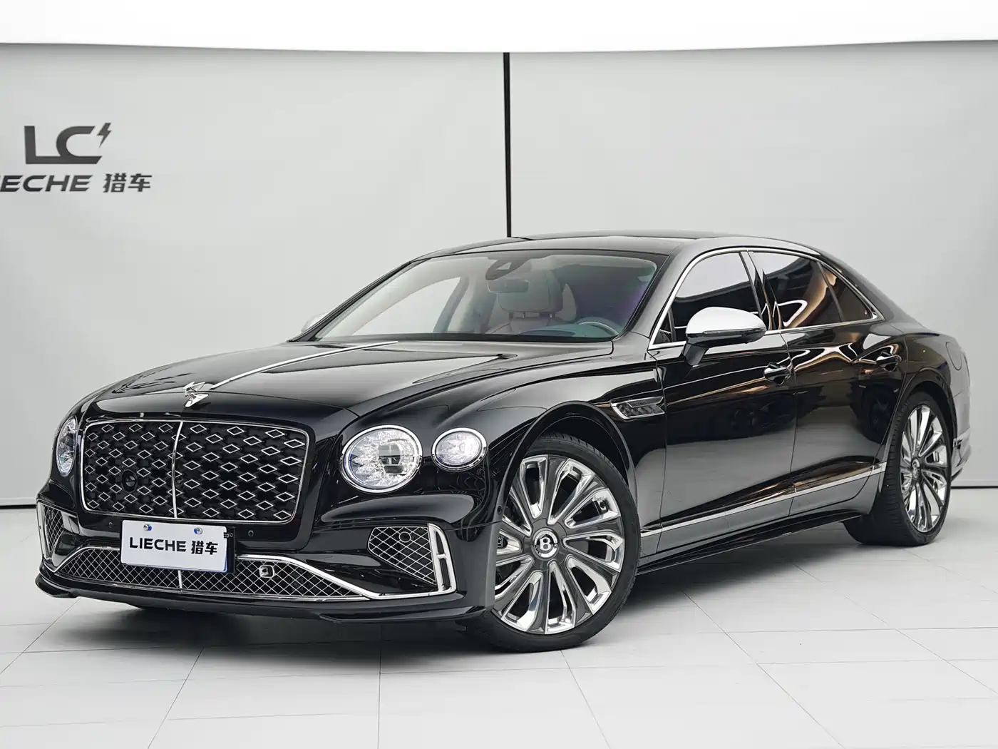 Bentley Flying Spur Plug-in Hybrid 2025 Model Year 4.0T V8 Mulliner