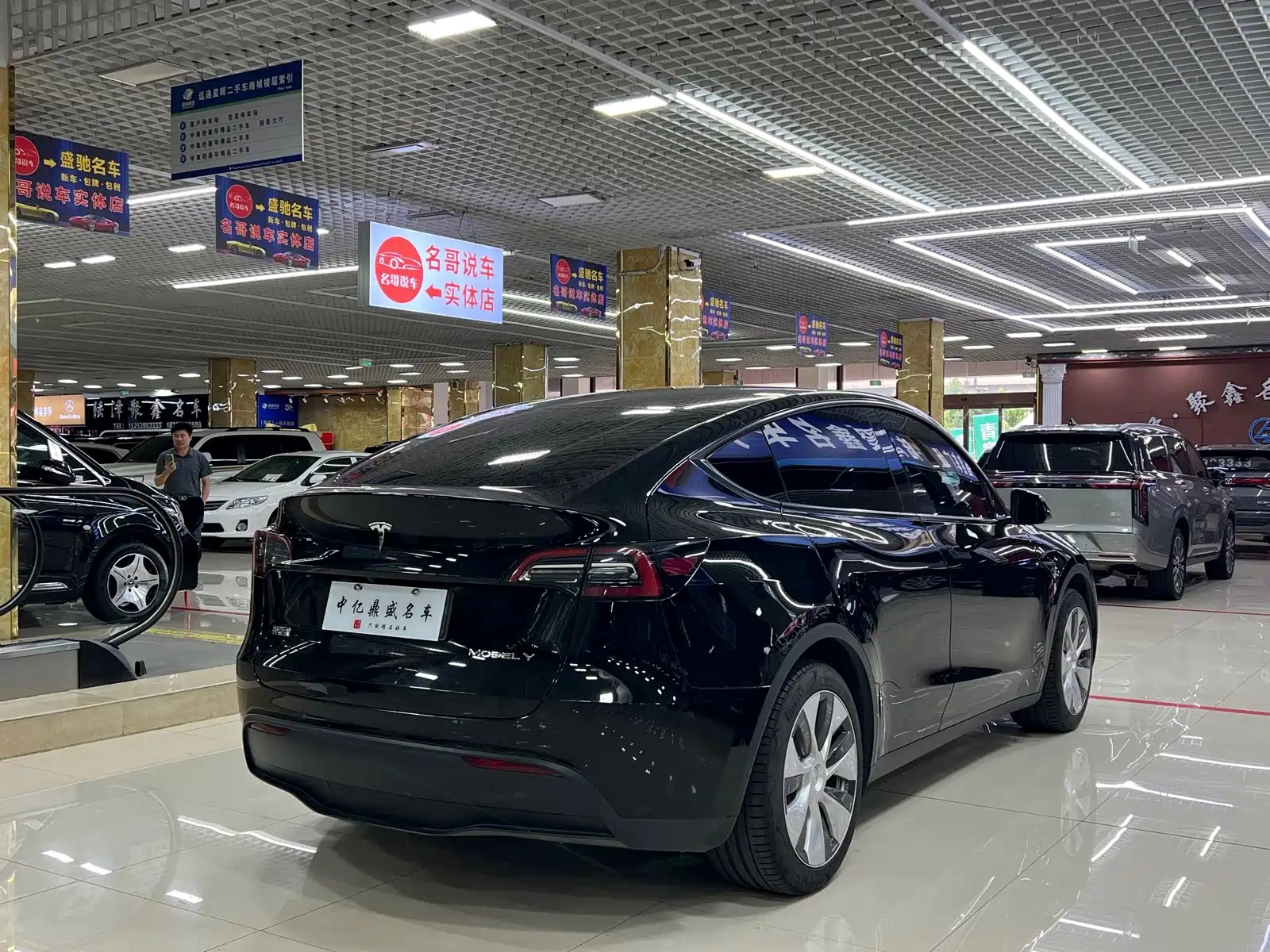 Фото 12 - Tesla Model Y