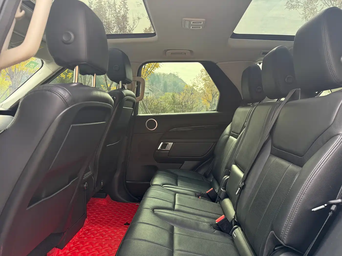 Land Rover Discovery 2017 3.0 SC V6 S фото 5