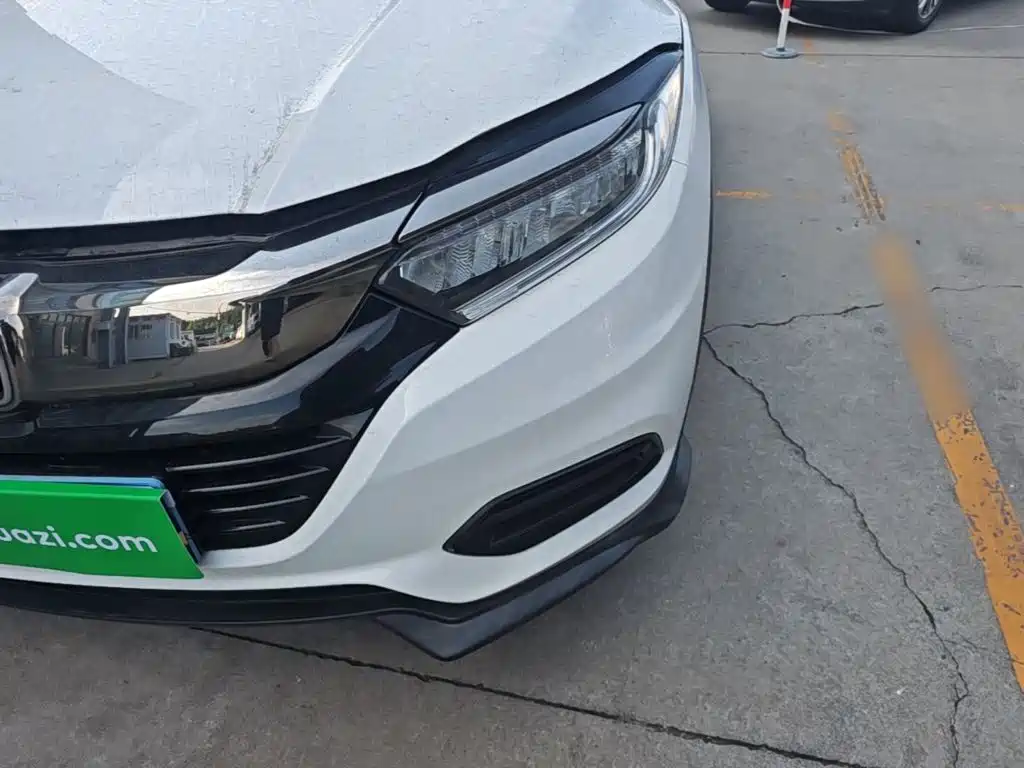 Фото 24 - Honda Vezel