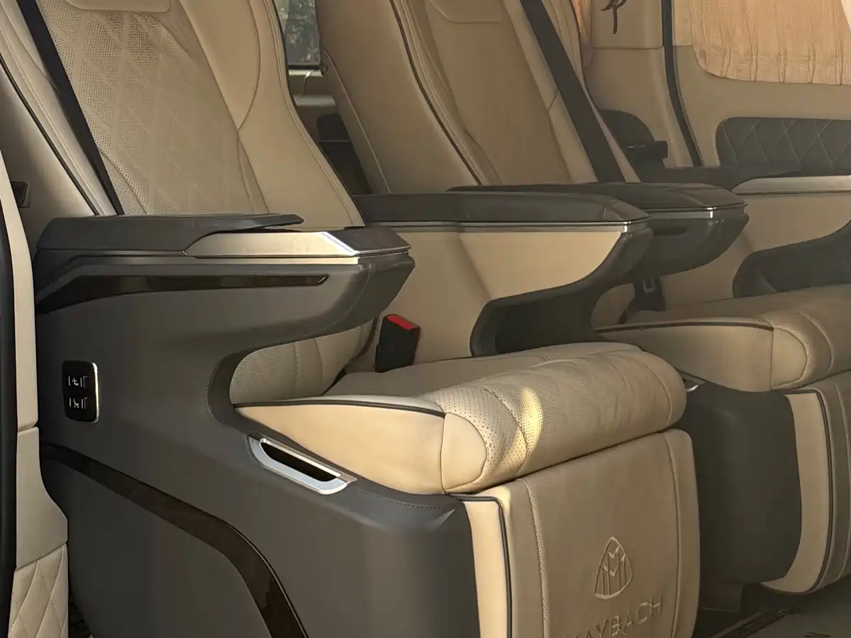 Mercedes-Benz Vito 2021 2.0T Business Edition 8-seater фото 7