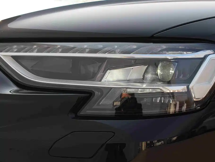 Audi A8 2023 A8L 50 TFSI quattro Exclusive фото 17