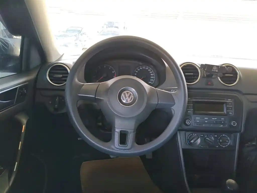 Volkswagen Jetta 2015 Quality Edition 1.4L Manual Fashion фото 11