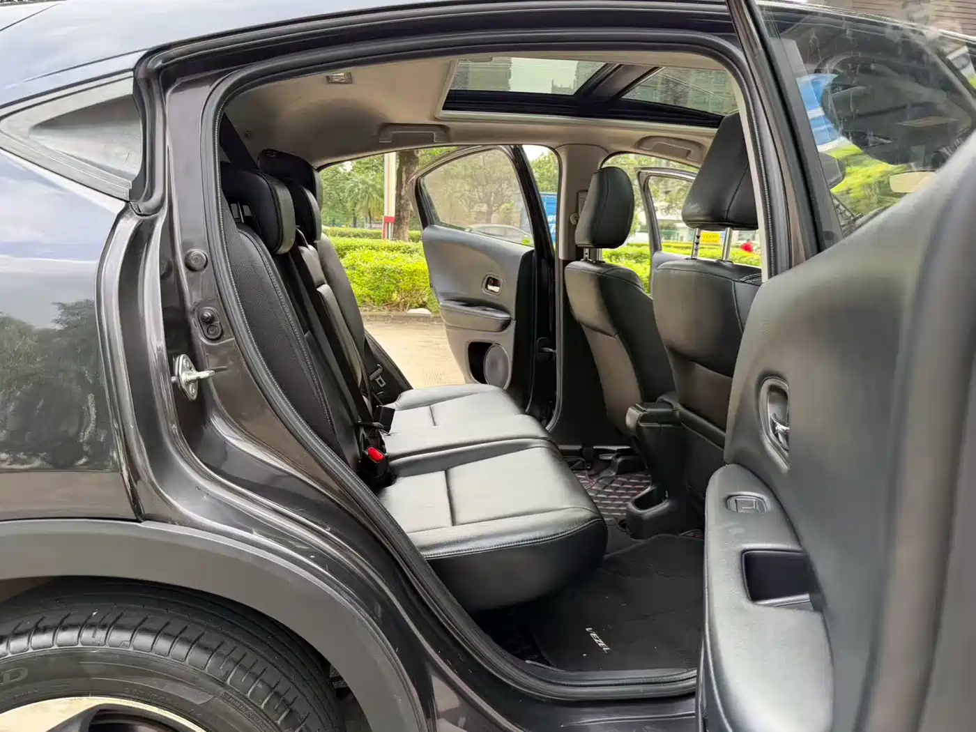 Фото 4 - Honda Vezel