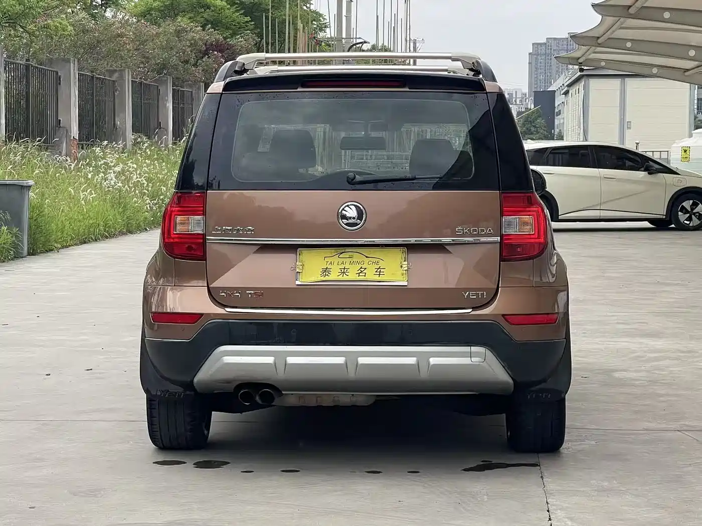 Škoda Yeti 2014 1.8TSI DSG Polar Edition фото 15