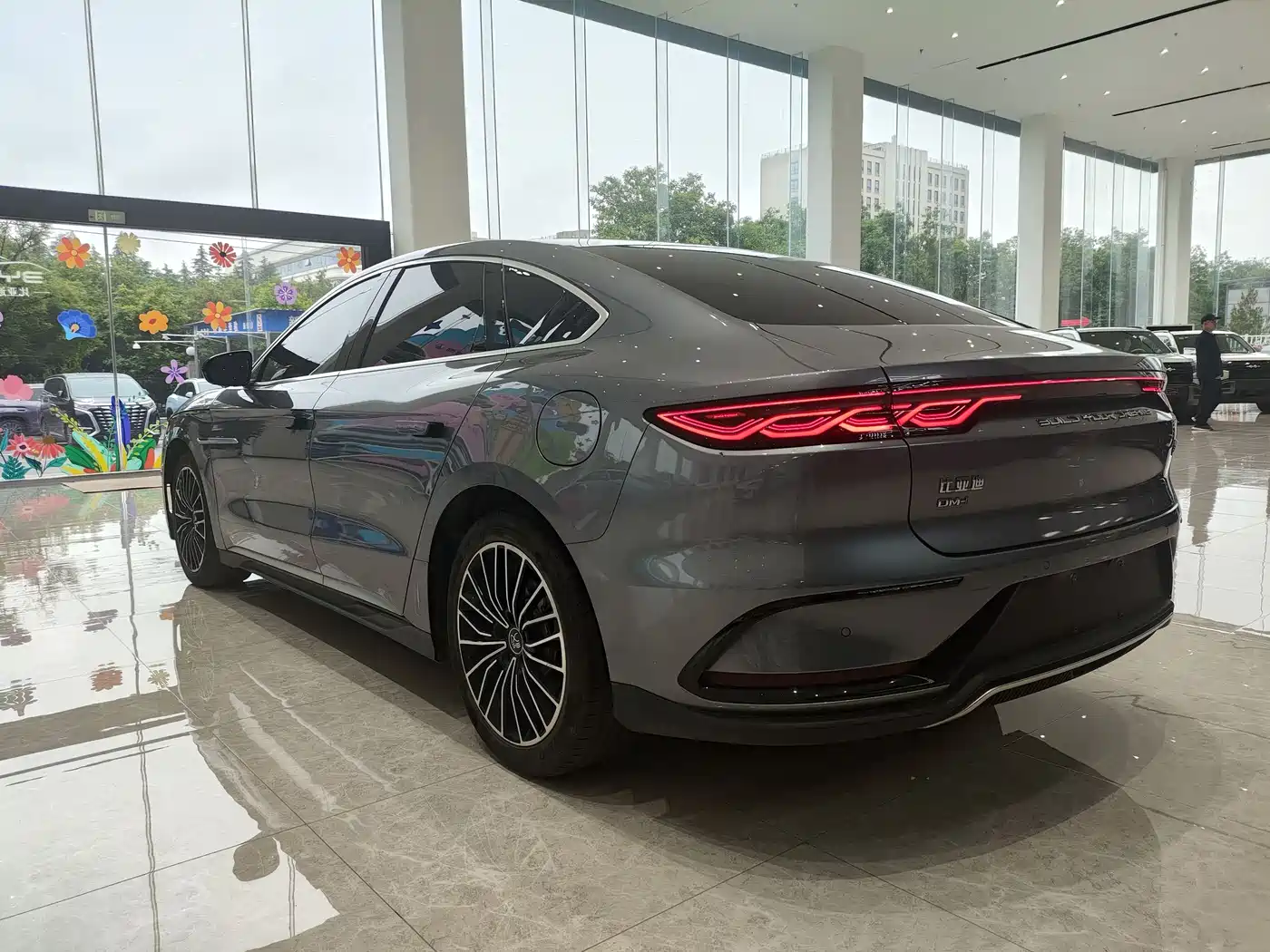 BYD Han 2023 DM-i Champion Edition 121KM Premium фото 10