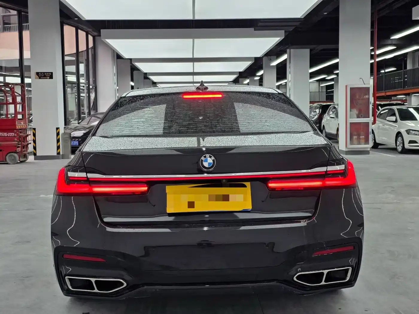 BMW 7 Series 2016 730Li Leading фото 14