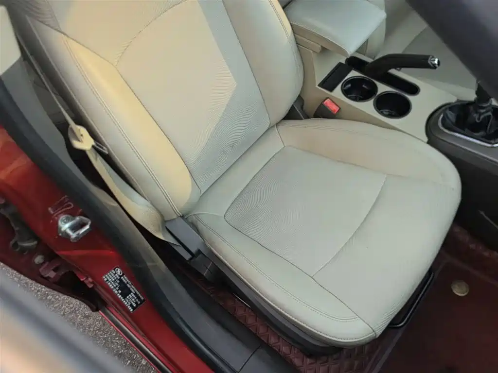 Chevrolet Cruze 2015 1.5L Classic SE MT фото 25