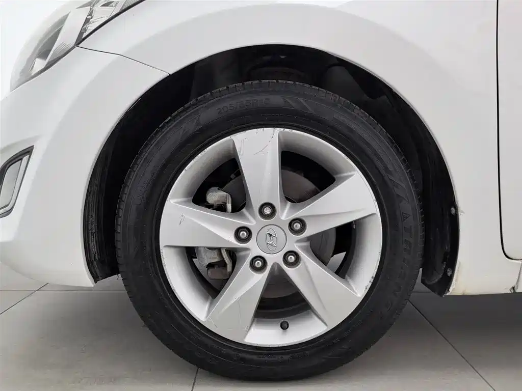 Hyundai Langdong 2012 1.6L Manual Leading фото 17