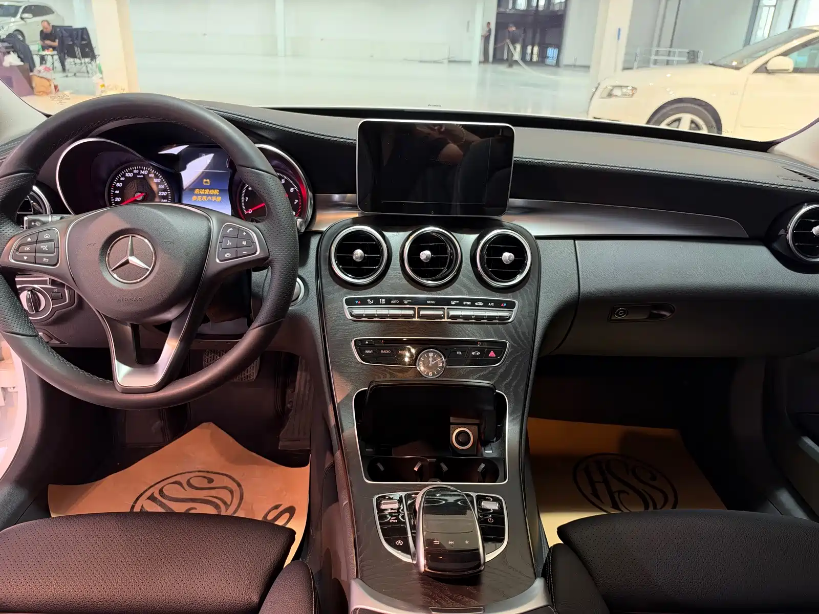 Фото 14 - Mercedes-Benz C-Class