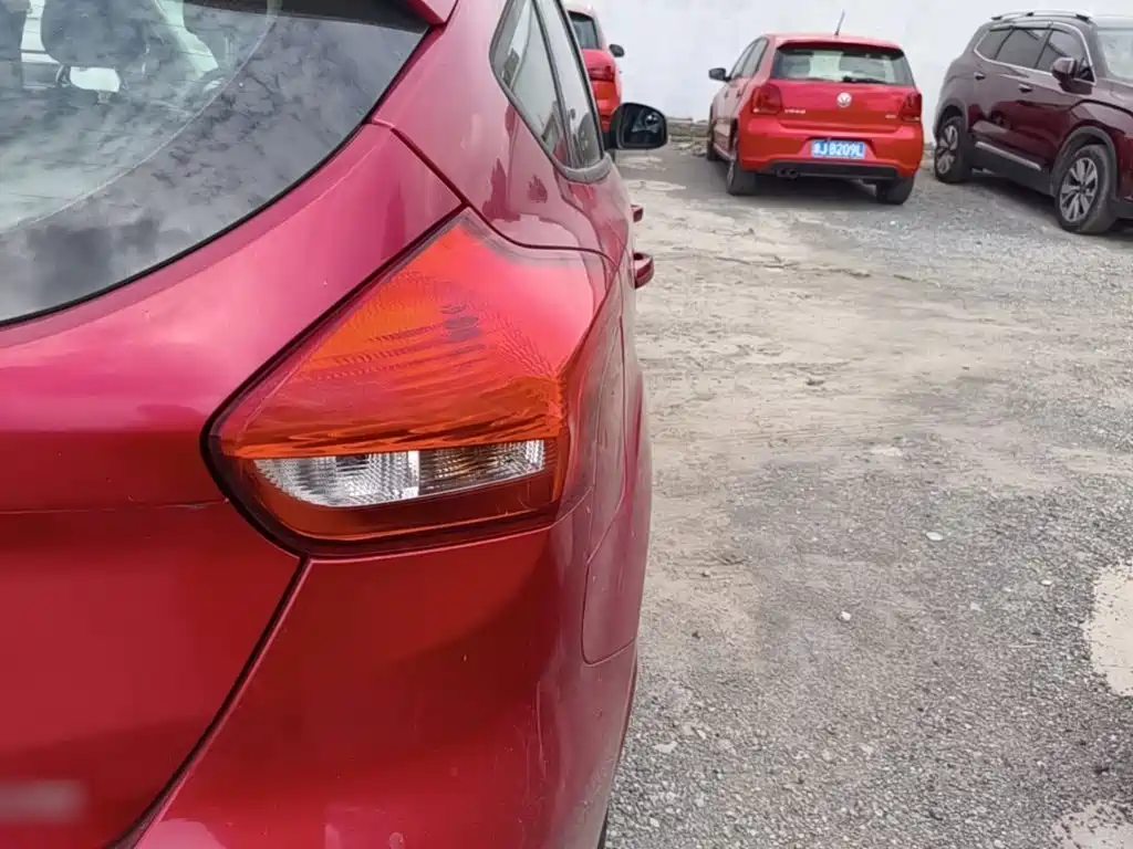 Фото 8 - Ford Focus