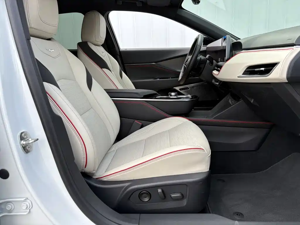 Cadillac GT4 2025 2023 25T Premium Edition