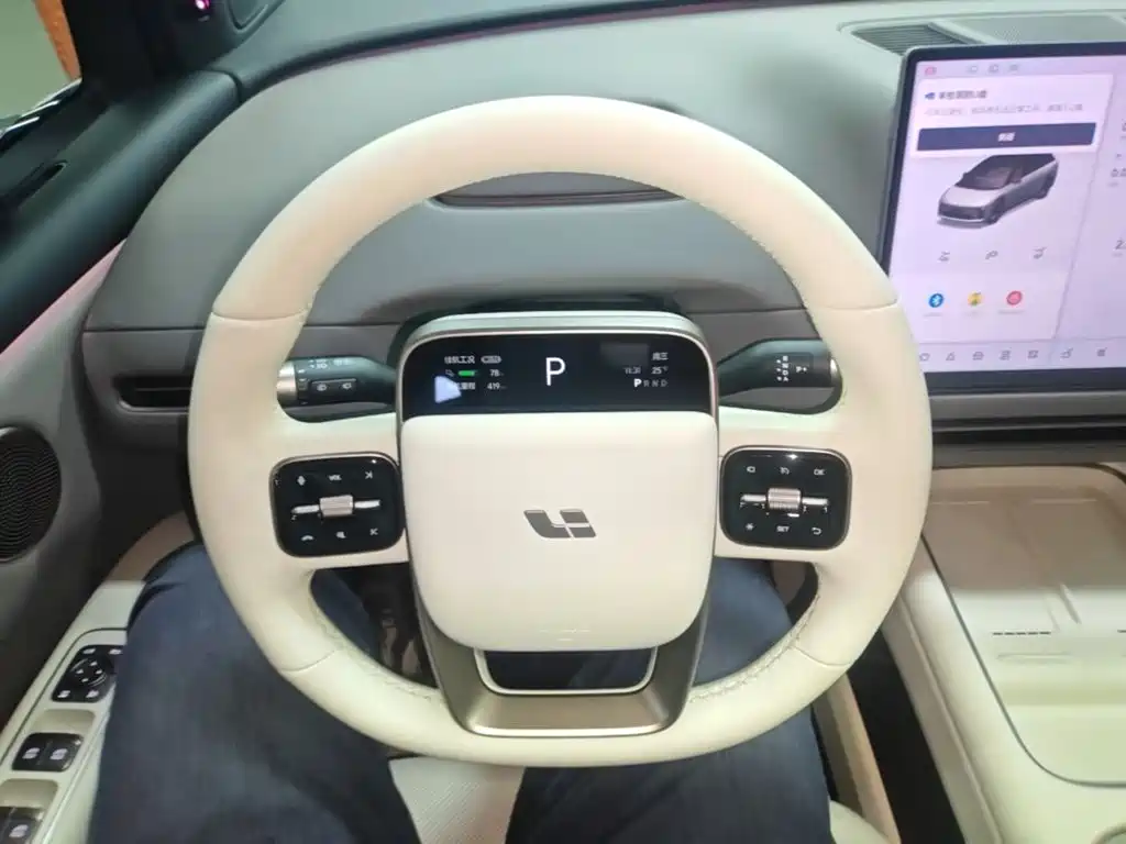 Li Auto i6 2026 2025 4WD Base Model