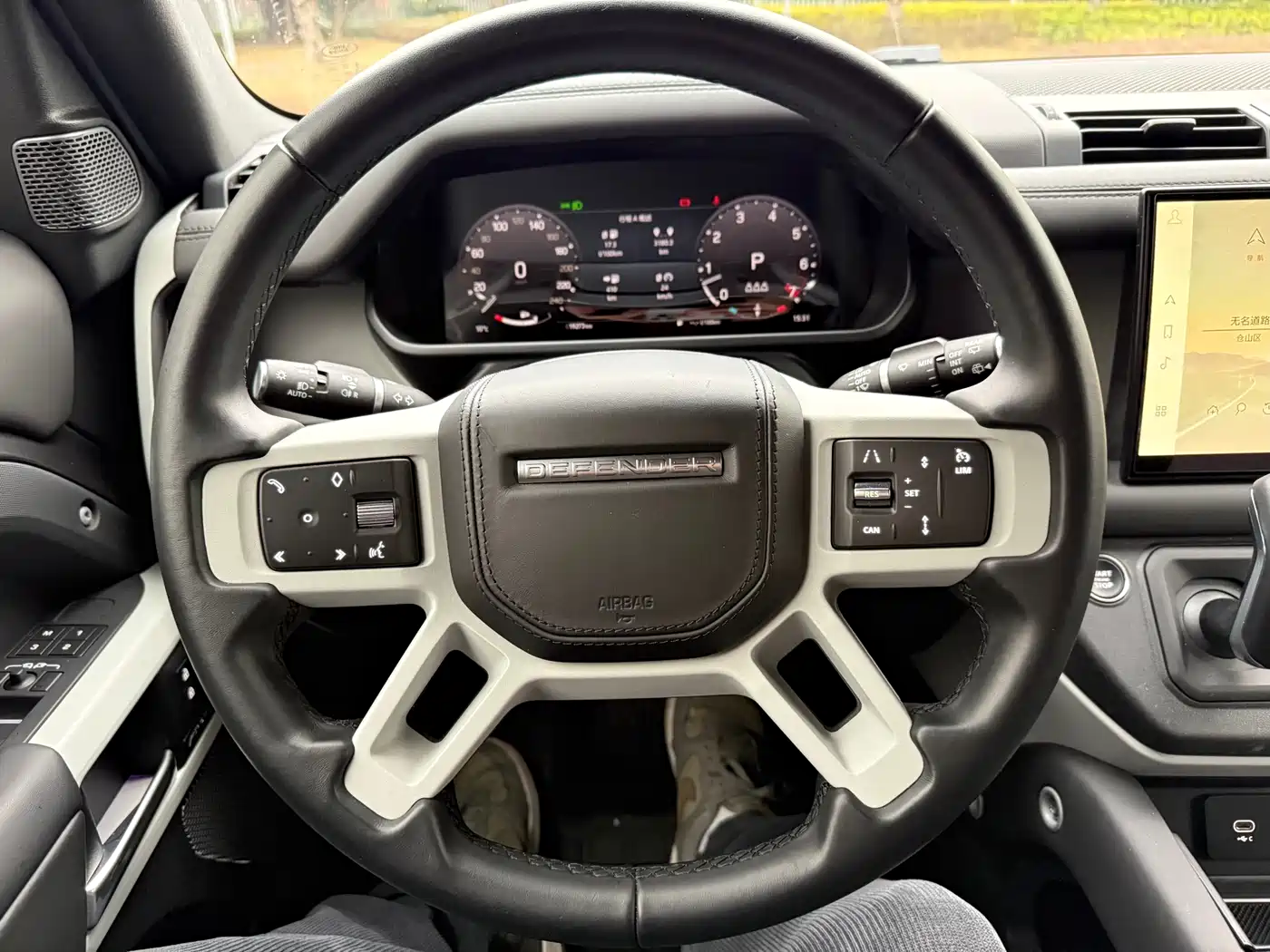 Land Rover Defender 2023 Model 110 3.0T P400 X-DYNAMIC HSE фото 12