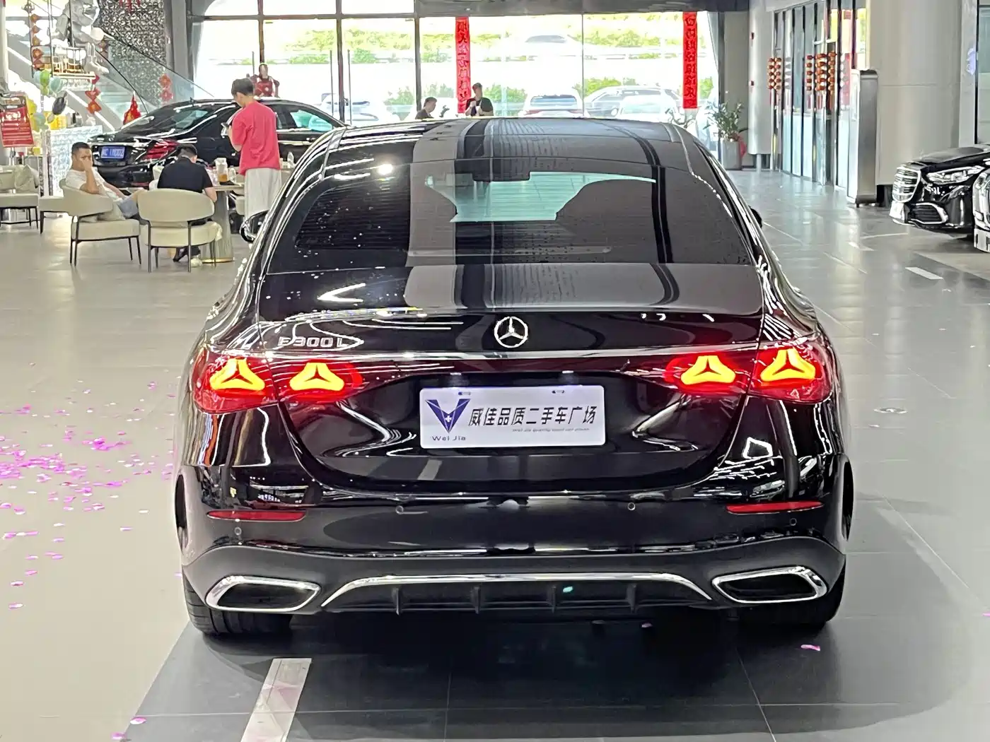 MERCEDES-BENZ E-CLASS