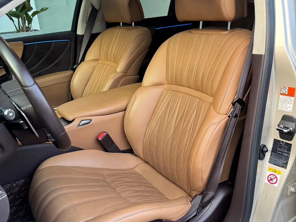 LEXUS LS