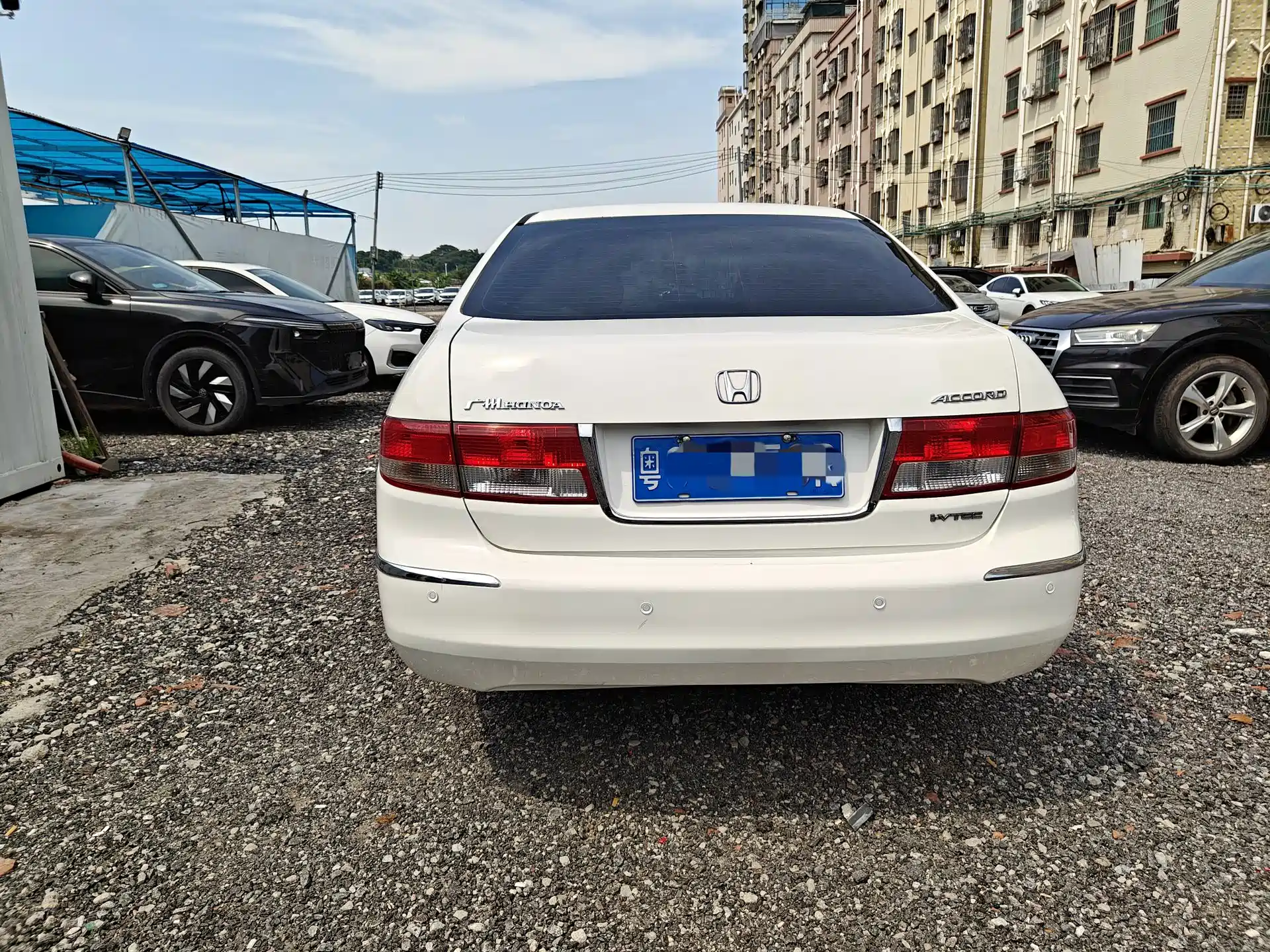 Фото 4 - Honda Accord