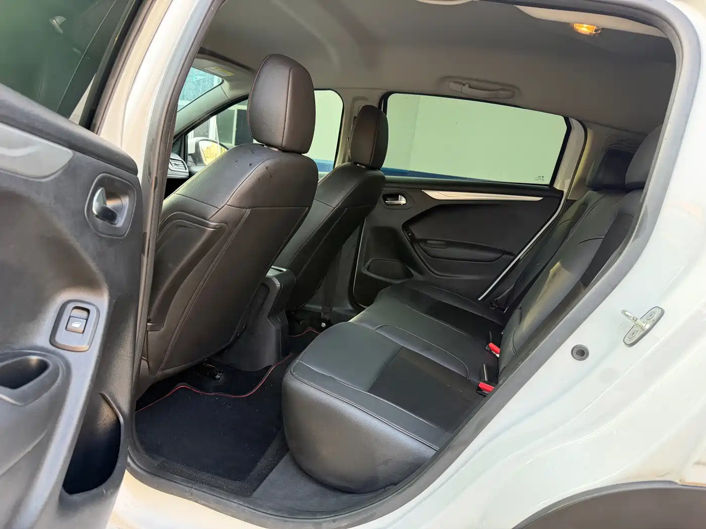 Citroën C3-XR 2016 2015 1.6THP Automatic Pioneer