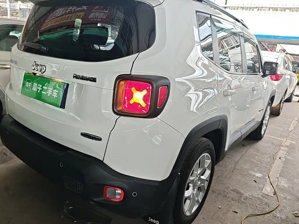 Jeep Renegade 2019 2018 Connected Large Screen Edition 180T Automatic High Energy