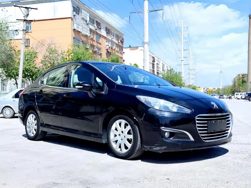 Peugeot 308 2013 Model 1.6L Automatic Superior Style фото 3