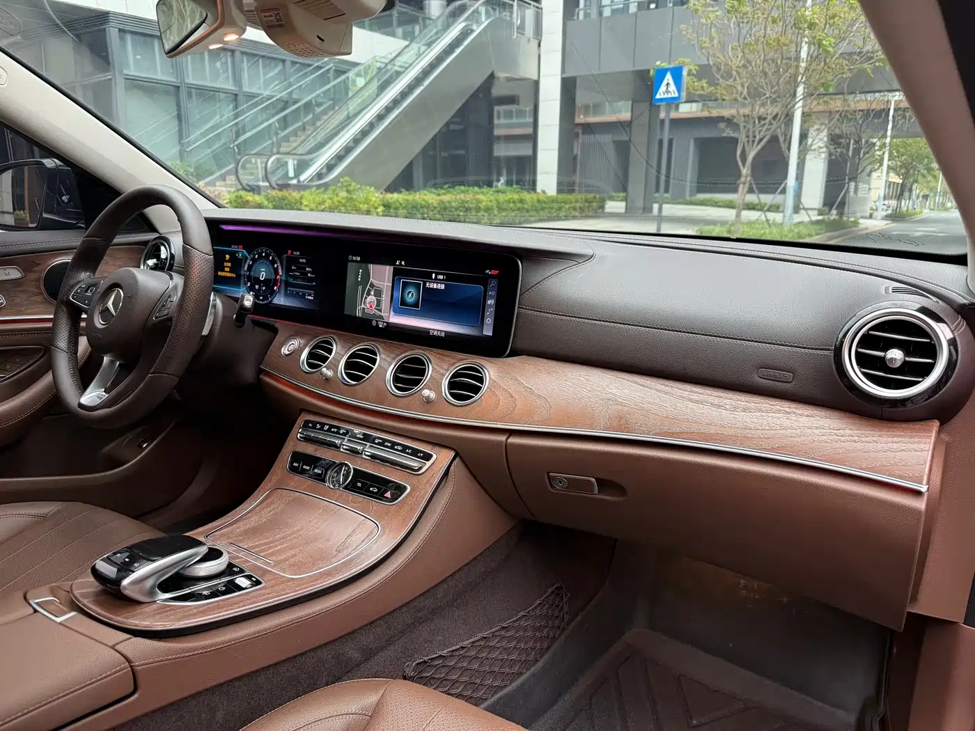 Mercedes-Benz E-Class 2018 E 300 L Luxury фото 12