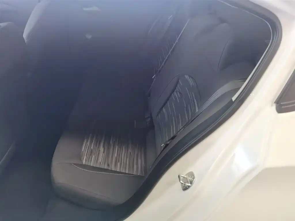 Chevrolet Cavalier 2016 1.5L Automatic Enjoyment Edition фото 17