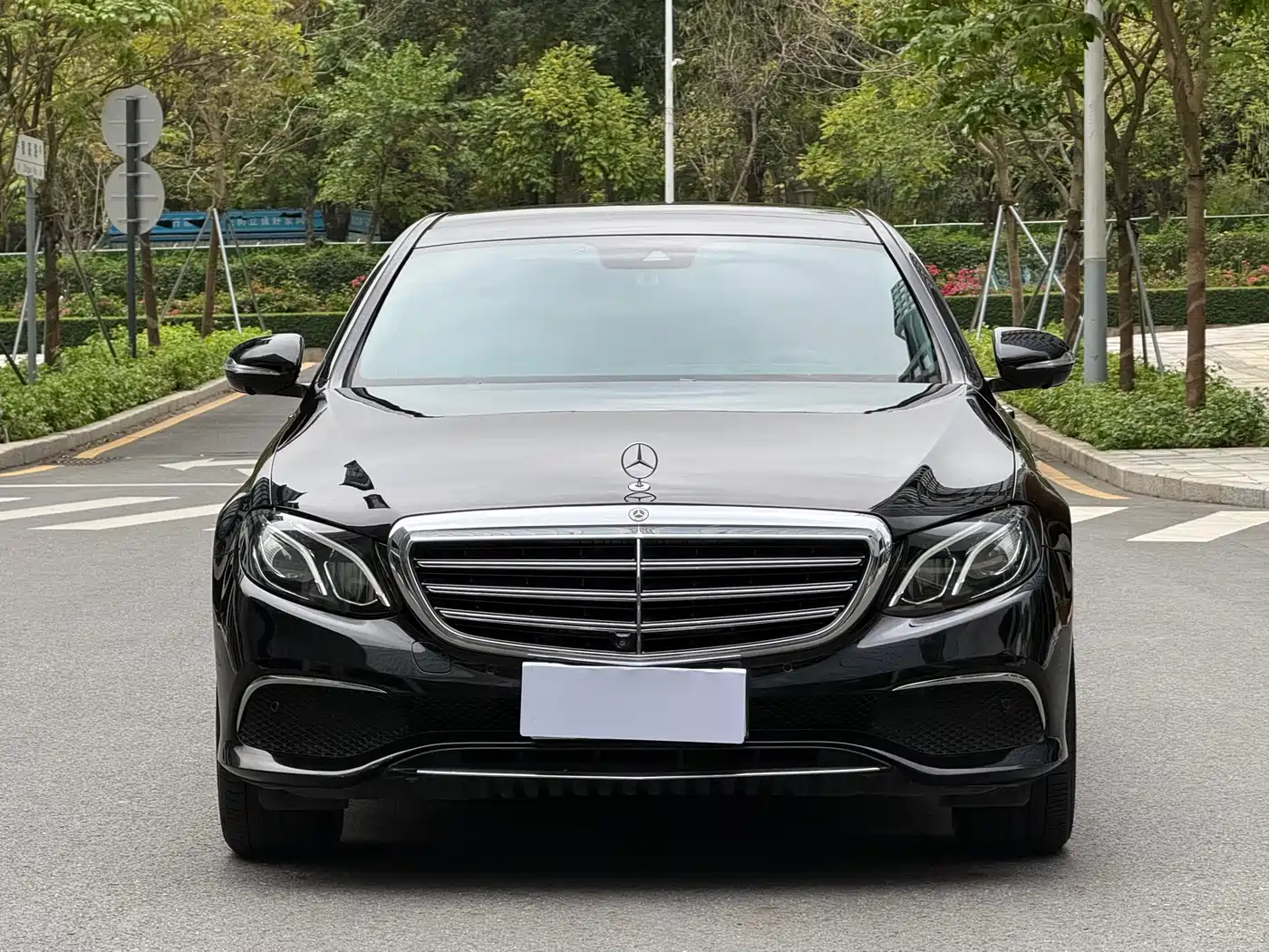 Mercedes-Benz E-Class 2018 E 300 L Luxury фото 2