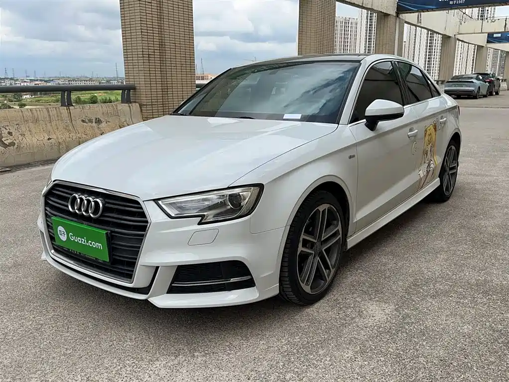Audi A3 2018 30th Anniversary Limousine 35 TFSI Progressive фото 2