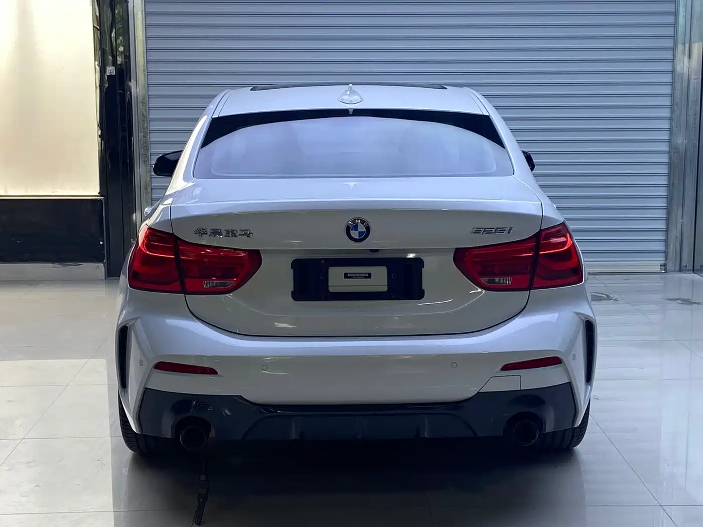 BMW 1 Series 2022 125i M Sport Shadow Edition фото 8