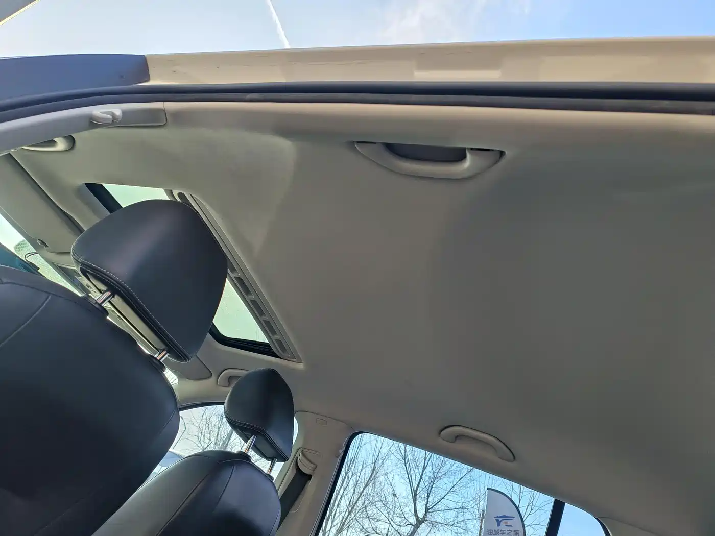 Škoda Skoda Rapid Spaceback 2016 Facelift 1.6L Automatic Innovation Edition фото 14