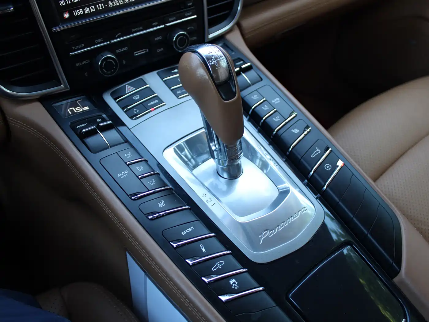 Porsche Panamera 2011 2010 Panamera 4 3.6L