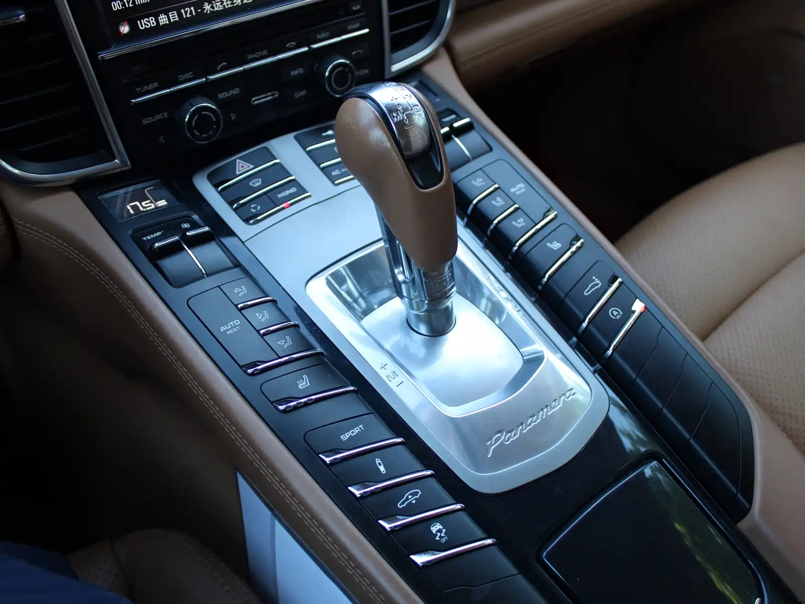 Фото 22 - Porsche Panamera